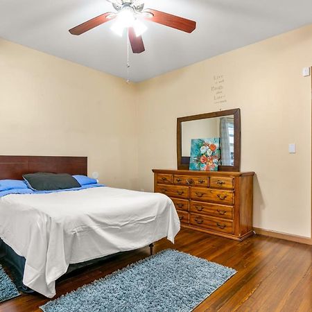 Bedroom Near Yale Hospital/Bridgeport Buitenkant foto